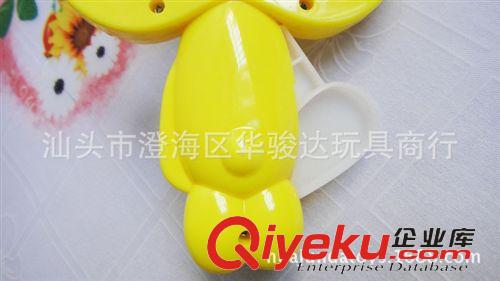 夏季新品熱銷 供應(yīng)新款熱賣手壓小白兔風(fēng)扇 兒童小風(fēng)扇 創(chuàng)意手握風(fēng)扇 吹涼玩具