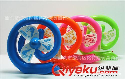 夏天玩具 廠家直銷 長頸鹿噴霧手搖風扇 新奇特風扇 蒙牛贈品 玩具小禮品原始圖片3