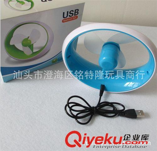 夏天玩具 手持大號(hào)噴水風(fēng)扇 迷你噴霧風(fēng)扇 電池風(fēng)扇 新奇特禮品 廣告贈(zèng)品原始圖片3