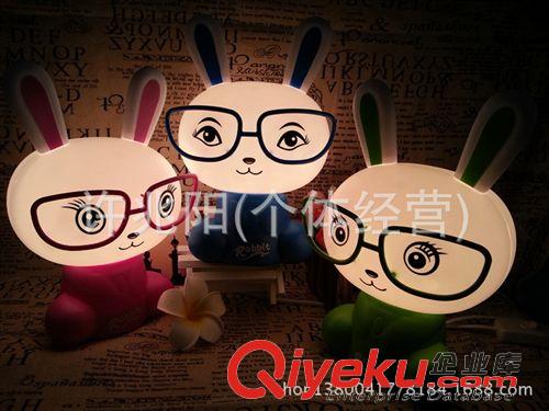 精品 學(xué)習(xí)用{sx}卡通兔子臺(tái)燈  舒適家居之首