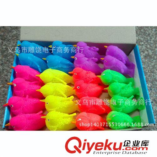 毛毛球 地?cái)傌浽?畫眉鳥閃光毛毛球 七彩發(fā)光 夜市地?cái)偀豳u，廠家批發(fā)原始圖片3
