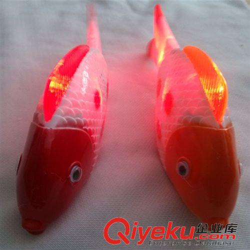 電動(dòng)車 廠家直銷仿真全身音樂搖擺自由魚玩具 電動(dòng)帶燈玩具 兒童玩具批發(fā)原始圖片3