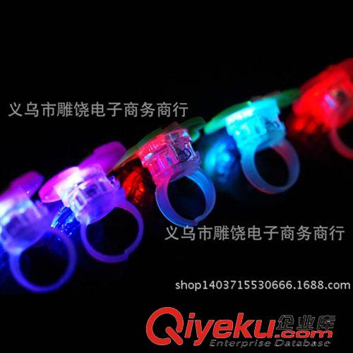 圣誕節，演唱會助威用品 新奇特發光戒指/軟膠閃光戒指/創意閃光飾品 夜市地攤熱賣