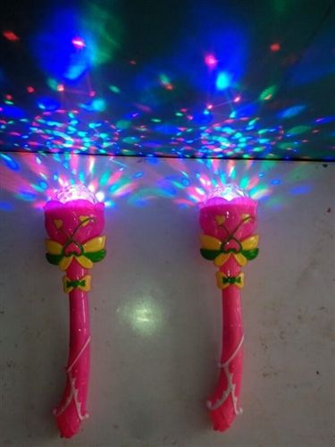 >o<芭芘 娃娃 卡通 廣場地攤熱賣  兒童閃光玩具3D音樂閃光棒蓮花棒投影滿天星