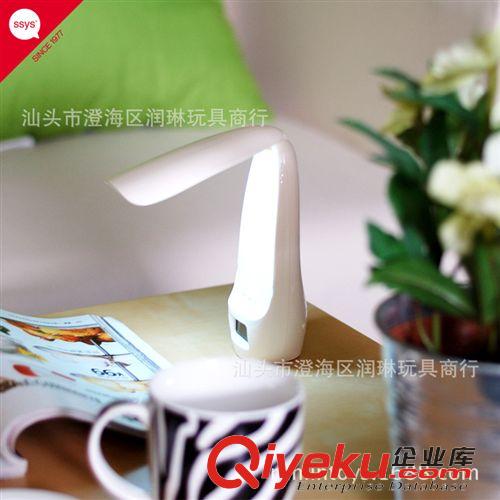 生活禮品系列 【潤琳玩具】時尚元素zp專利led節能充電創意電腦時計燈82002