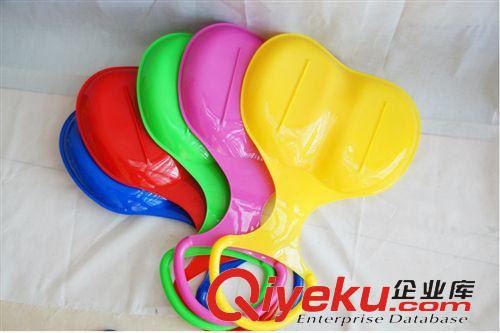 滑雪板 廠家直銷 兒童滑雪片 滑草板 加強(qiáng)加厚款 帶條紋 滑雪滑草批發(fā)原始圖片3