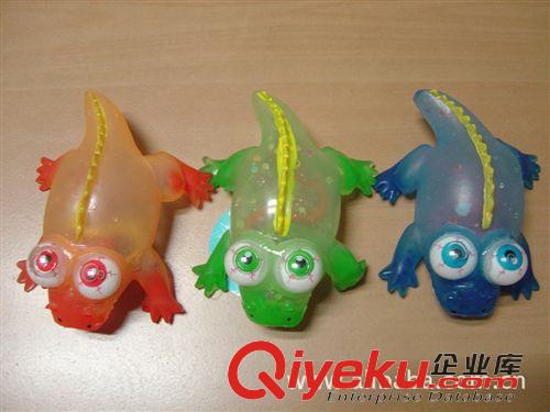 新奇特仿真動物玩具 可擠壓轉(zhuǎn)動大眼睛塑膠鱷魚玩具