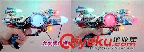 地攤玩具 七彩絢麗閃光音樂八音槍 炫燈發(fā)聲軍事槍 兒童電動玩具槍0.16原始圖片2