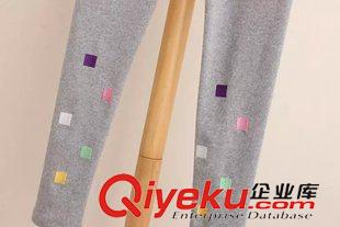 打底褲 2015秋季新款 森女學(xué)院風(fēng) 小方格刺繡全棉純色打底褲原始圖片2