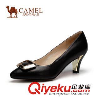 時尚單鞋 Camel駱駝女鞋  圓頭厚底頭層軟牛皮水鉆金屬配飾單鞋A51817601