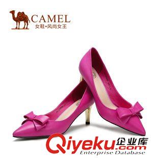 時尚單鞋 Camel駱駝 尖頭頭層混種羊皮蝴蝶花飾酒杯跟女單鞋 A51184600原始圖片3