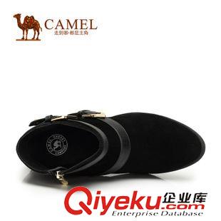 優雅女靴 Camel駱駝女靴 歐美風 羊猄小圓頭牛皮扣帶中跟短靴A94194646原始圖片2