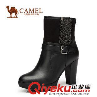 優(yōu)雅女靴 Camel駱駝短靴 款尖頭粗跟后拉鏈裝飾扣帶牛皮女靴 A91803604