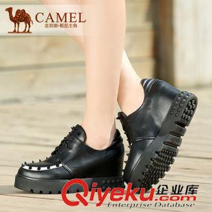 休閑鞋 camel駱駝女鞋簡約百搭新款圓頭牛皮鉚釘內增高休閑女鞋A94132607