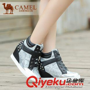休閑鞋 camel駱駝女鞋街頭運(yùn)動(dòng)風(fēng)蛇紋牛皮魔術(shù)貼綁帶鉚釘休閑鞋A94805606