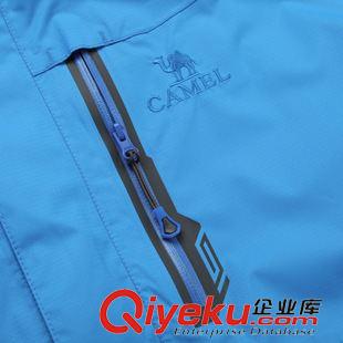 沖鋒衣 CAMEL駱駝戶外男款沖鋒衣 保暖防風(fēng)抗寒防水三合一 A4W246065原始圖片3