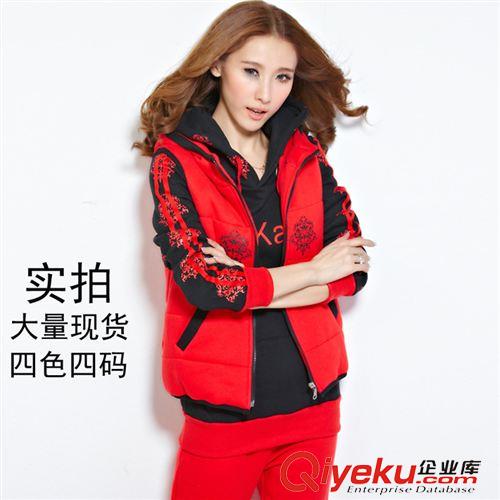 第九期 823# 冬季新款拼色印花時尚加厚衛(wèi)衣三件套休閑套裝 實拍現(xiàn)貨原始圖片2
