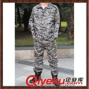 ☆☆戶外服裝系列☆☆ 反季大促?zèng)_冠爆款迷彩服冬季中性/男女均可見產(chǎn)品說明套裝工作服