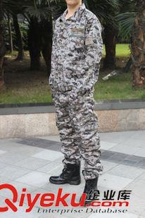 ☆☆戶外服裝系列☆☆ 反季大促?zèng)_冠爆款迷彩服冬季中性/男女均可見產(chǎn)品說明套裝工作服