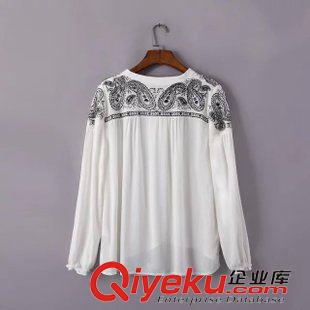 10.8 廠家直銷2015秋裝新品歐美女裝批發(fā) 腰果刺繡領口系帶長袖襯衫原始圖片3