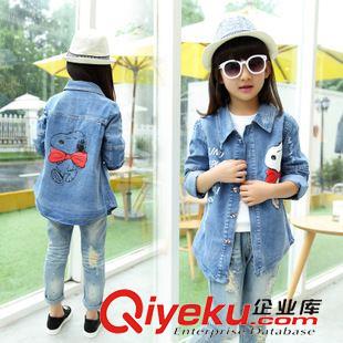 女童風(fēng)衣牛仔專區(qū) 女童牛仔外套 童秋款現(xiàn)貨長款遮臀史努比卡通印花連帽牛仔外套原始圖片2