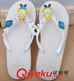 創(chuàng)意拖鞋 新款時尚人字拖小黃人創(chuàng)意拖鞋女沙灘拖大白拖鞋哆啦A夢人字拖原始圖片2