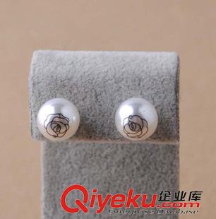 11月新款耳環(huán) 韓版耳釘飾品 青春時尚閃鉆菱形耳釘 韓版耳環(huán) 耳飾批發(fā)一件代發(fā)