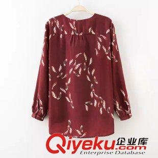 ★9月6號(hào)新款更新 2015秋季新款前短后長(zhǎng)羽毛印花V領(lǐng)長(zhǎng)袖套頭襯衫襯衣 女 D189109原始圖片2