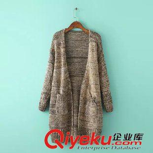 ★9月4號新款更新 2015秋季新款撞色V領(lǐng)條紋寬松針織衫長袖套頭毛衣 女 M49061