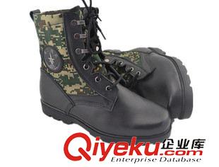 未分類 軍迷zp 特種軍靴二炮迷彩男作戰(zhàn)靴 戰(zhàn)術靴07式軍靴戶外靴