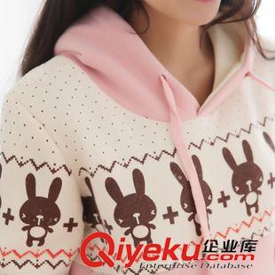 八月{dy}期新款 2015秋裝甜美學(xué)院風(fēng)連帽拼接印花兔子卡通學(xué)生抓絨衛(wèi)衣外套女原始圖片2