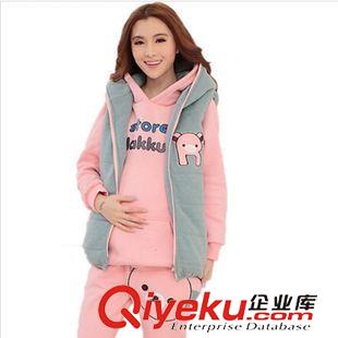 孕婦套裝 模特實(shí)拍 孕婦裝秋冬加絨加厚三件套裝冬季時(shí)尚休閑衛(wèi)衣潮原始圖片2