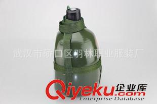 軍訓(xùn)服裝 批發(fā)2.5L87軍綠色水 壺老式軍訓(xùn)水壺野營居家十字帆布水壺 軍迷用原始圖片3