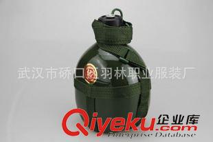 軍訓(xùn)水壺 批發(fā)1.5L87軍綠色水 壺老式軍訓(xùn)水壺野營居家十字帆布水壺 軍迷用