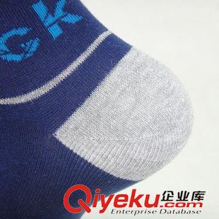運(yùn)動(dòng)襪 新款 老人頭精梳棉時(shí)尚炫彩字母條紋舒適透氣百搭字母運(yùn)動(dòng)襪2831原始圖片3