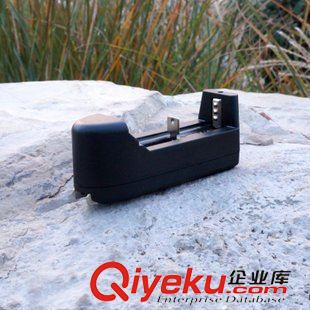 精品推薦 廠家直銷 強(qiáng)光手電筒鋰電池{wn}充 220v座式18650充電器原始圖片2