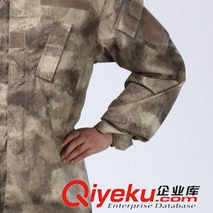 迷彩套裝 廠家直銷批發(fā)迷彩套裝 戶外迷彩工作服軍迷野戰(zhàn)服水印沙漠迷彩