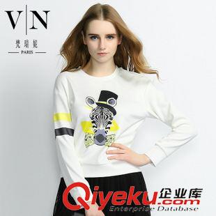 女士上衣 2015秋裝新款 時(shí)尚長袖上衣 黑白撞色樹葉圖寬松套頭衫VNA30185