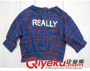 打底衫|T恤 兩色蘇格蘭格子前英文后紐扣蝙蝠袖女童短款襯衫 春款新702原始圖片2