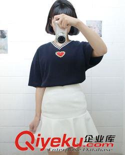 未分類 ulzzang韓國東大門代購學院風心型刺繡螺紋寬松BF短袖V領T恤132