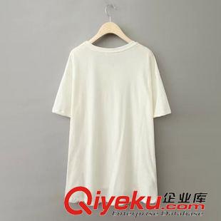 t恤 $W4 歐美風(fēng) 紅色8號(hào)字母下擺開叉前短后長(zhǎng)印花T恤批發(fā) X9708原始圖片2