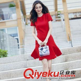 7月22日新款 夏季新款高貴氣質(zhì)紅色小禮服連衣裙韓版一字領(lǐng)修身顯瘦復(fù)古連衣裙