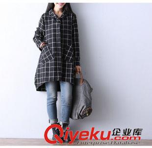 10月7號 2015秋裝新品時尚英倫格子印花風衣 大口袋不對稱開衫呢子外套原始圖片2