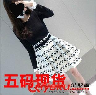 連衣裙10月份10號 秋冬裝新款 爆款女裝毛呢連衣裙女長袖  韓版修身打底呢料短裙子