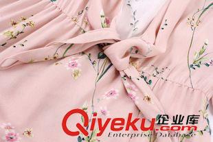 2015年7月2上新 歐美風(fēng)2015夏季女裝新款  休閑時(shí)尚系帶花開(kāi)叉定位印花連衣裙原始圖片2