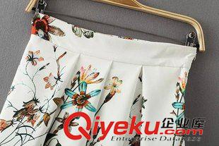 2015年6月4上新 2015夏季女裝新款  歐美風(fēng)時尚田園風(fēng)大花朵數(shù)碼印花大擺裙半身裙