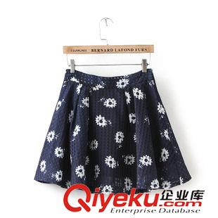 2015年4月25上新 2015夏季女裝新款  韓版荷葉邊露肩吊帶雪紡衫+印花半身裙套裝原始圖片3