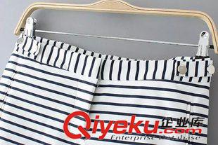 2015年4月22上新 2015夏季女裝新款  歐美風(fēng)休閑時(shí)尚中腰條紋直筒短褲原始圖片2