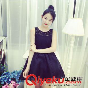 夏季爆款 2516廠家現(xiàn)貨女款氣質(zhì)小公主純棉鏤空圖案結(jié)合荷葉袖純色連衣裙