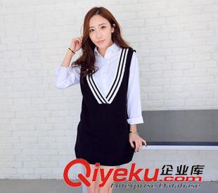 8-9 2015秋季新款女裝 時尚大深V領條紋海軍風顯瘦毛衣馬甲背心潮